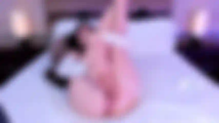 Lascia che metta le mie gambe sulle tue spalle, sarà delizioso... Ð.