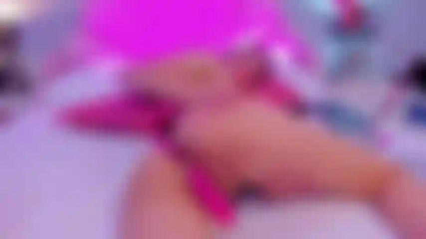 Doppia stimolazione, sculacciate, gemiti e vibrazioni dove più mi piace.