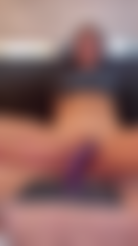 Ho le gambe spalancate per te in questo video malizioso.