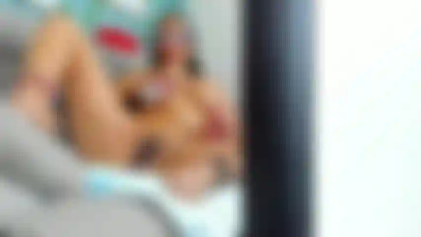 Mi eccita vedermi scopare allo specchio.