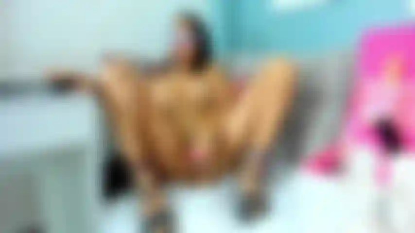 Penso di essere la ragazza più sexy che puoi vedere qui.