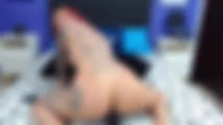 Cavalca un dildo (e girati).