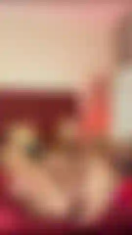 Dildo anale + fica vibrante = sperma duro.