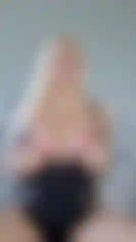 Vieni con me, tesoro, cavalcando un dildo, scopando la figa, sperma.