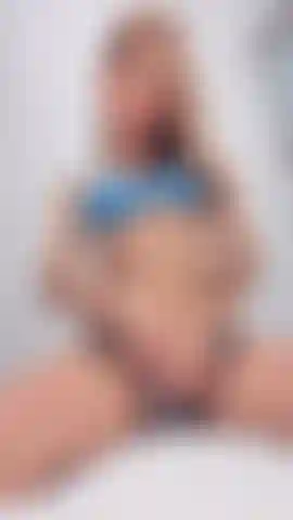 Gioco con la figa finché non vengo.