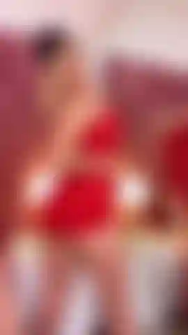 Cavalca fino a raggiungere un bell'orgasmo! Olio sulle tette.