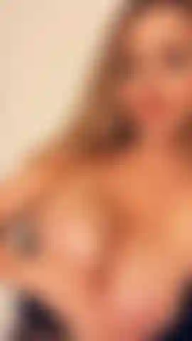 Il super hot video di san valentino di anita dark.