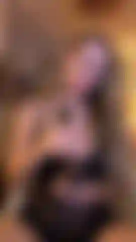 Le palle calde di anita dark scopano la figa profonda con un giocattolo bbc.