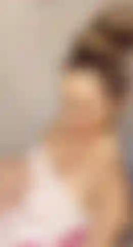 Il caldo bagno insaponato / gioco di figa di anita dark.