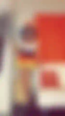 Anita, oscura come una strega arrapata.