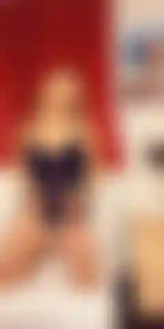 I fottuti piedi e piedi stretti di anita dark.