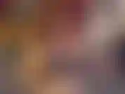 Ragazza cattiva che cavalca un dildo.