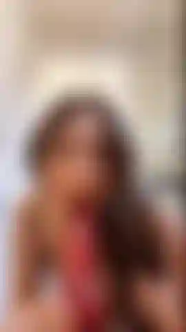 Pov: è il giorno della piscina ma non ti lascerò uscire prima di avermi riempito e fatto venire ;).