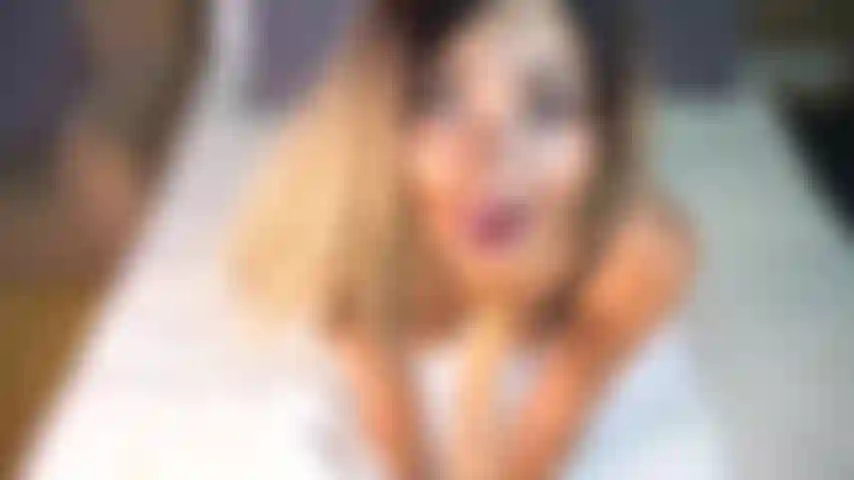 Throat latin fucked by a fuckmachine and fills her face with saliva