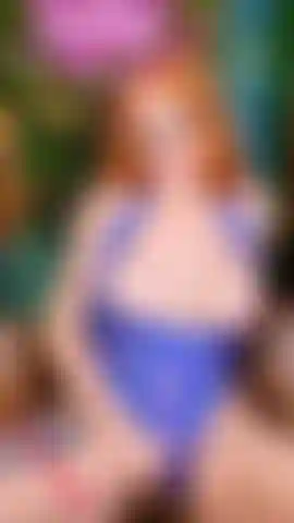 Sola a casa parte 2 - dildo rabbit blu per abbinarsi alla lingerie... Ho giocato con il mio dildo vibrante rabbit blu mentre mio marito guardava e si masturbava fuori campo.