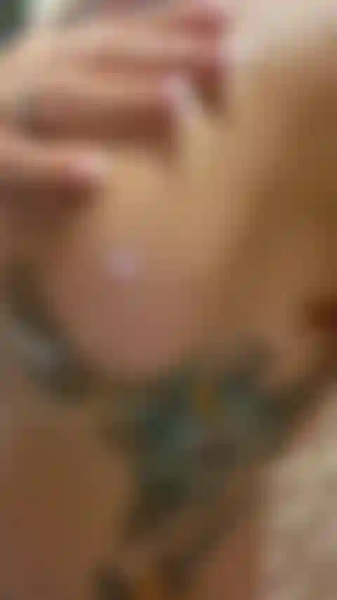 Olio per bambini sotto la doccia.