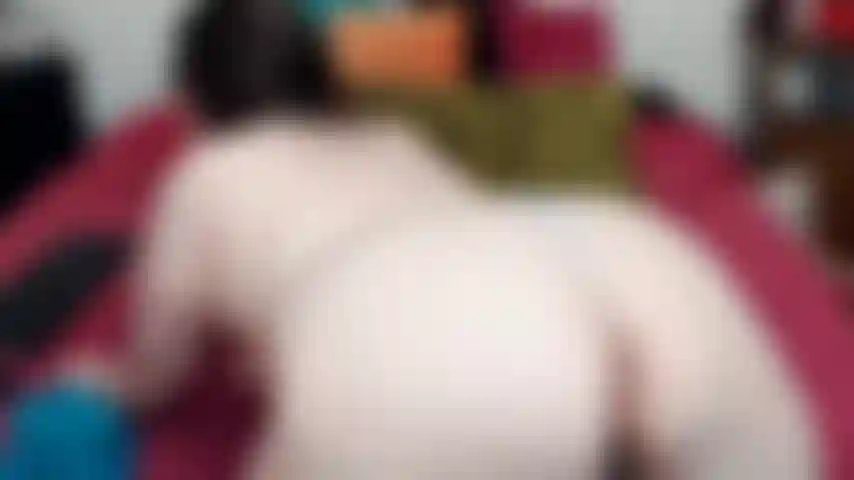 Faccio twerking lento in topless