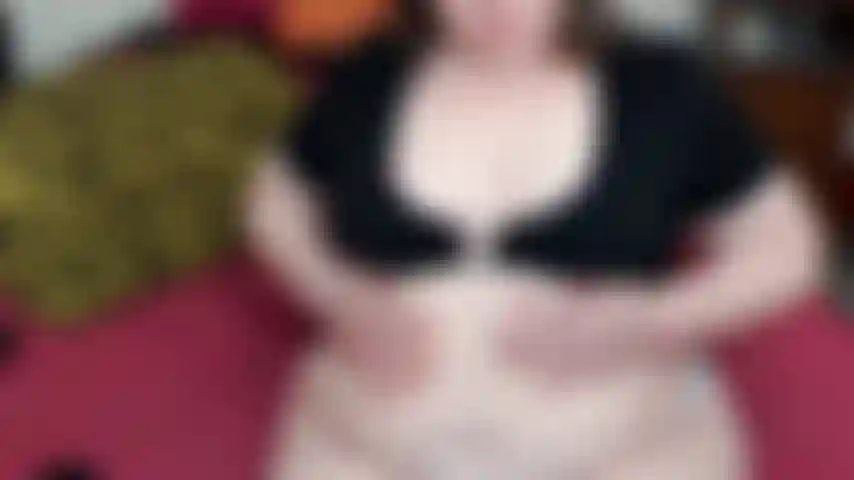 Provocante vestita; un po 'di tutto! * Nessun suono*.