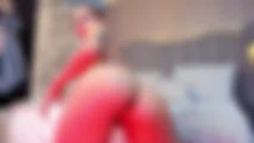 Gioco con il mio culo stretto.