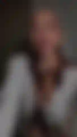 Vuoi un assaggio della mia dolce figa.