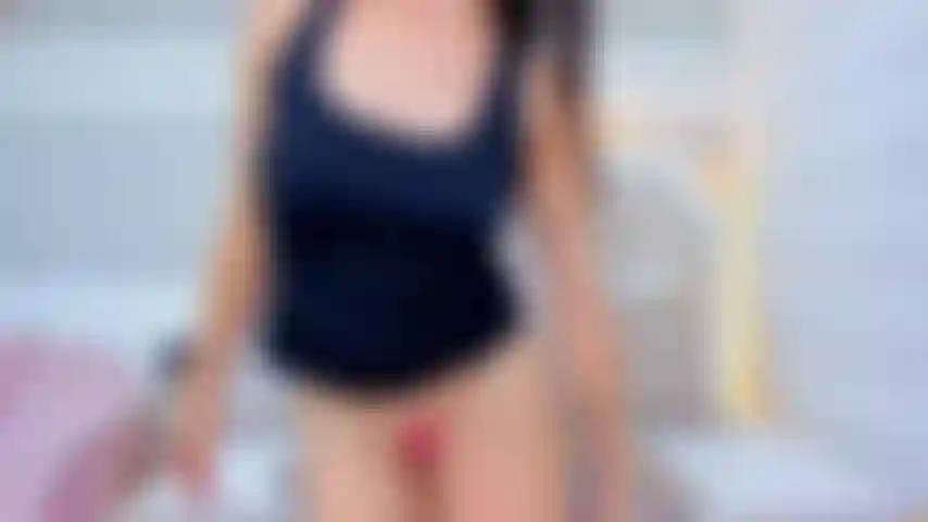 Il mio culo viene fottuto da un ragazzino che immagino sia il tuo cazzo.