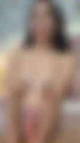 La mia saliva mi esce dalle tette grosse! Ti piace ahegao?