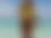 In mare amo sentire la brezza marina su tutto il corpo.