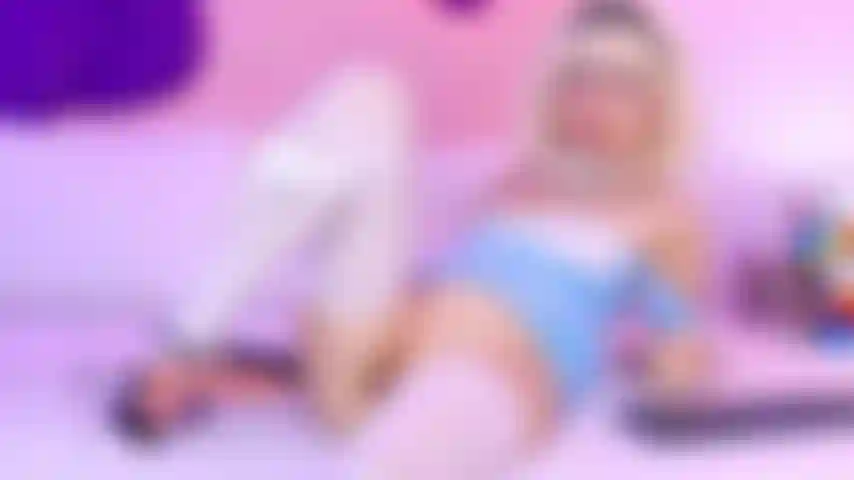 Come fuck my tight, pink, wet pussy with this kinky machine!