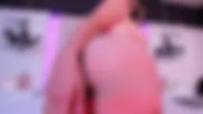 Il bianco è il mio colore preferito e lo è ancora di più quando esce dalla mia figa, grazie a te.