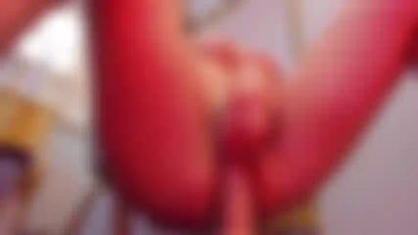 Fammi venire, mentre ciò accade voglio tutto il tuo cazzo dentro.