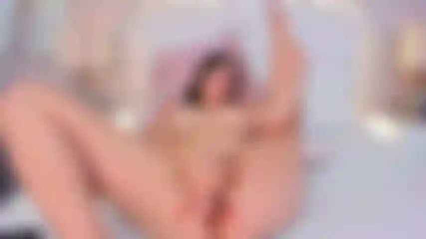 Prima le mie dita e poi il tuo cazzo, c'è una seconda parte mmmm.