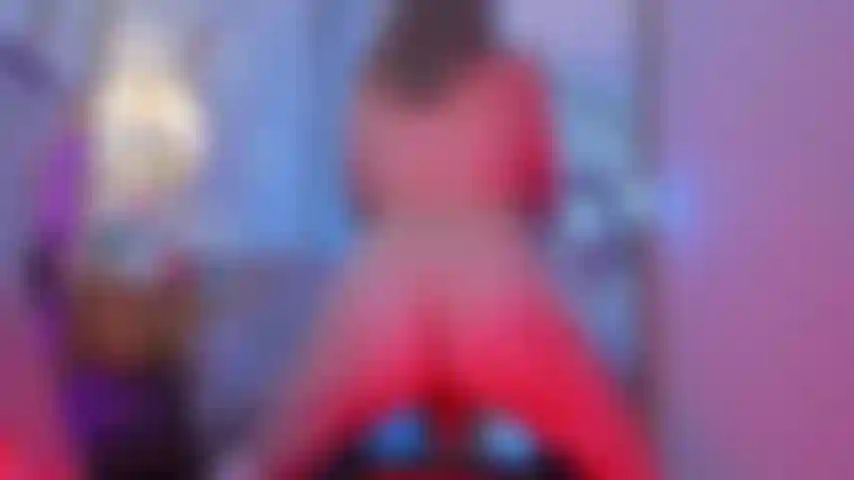 Il tuo latte nel mio culo e il tuo cazzo nella mia figa.