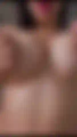 Sono successe delle cose nella mia doccia... Saliva sulle mie tette e un corpo bagnato mmm.