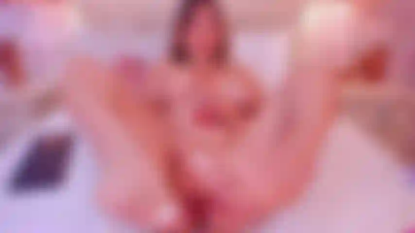 La mia figa bagnata, le mie dita in fiamme e il tuo cazzo dentro di me...