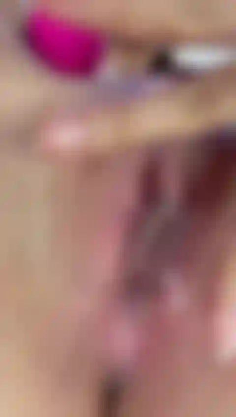 Succhio il mio dildo dopo averlo scopato.