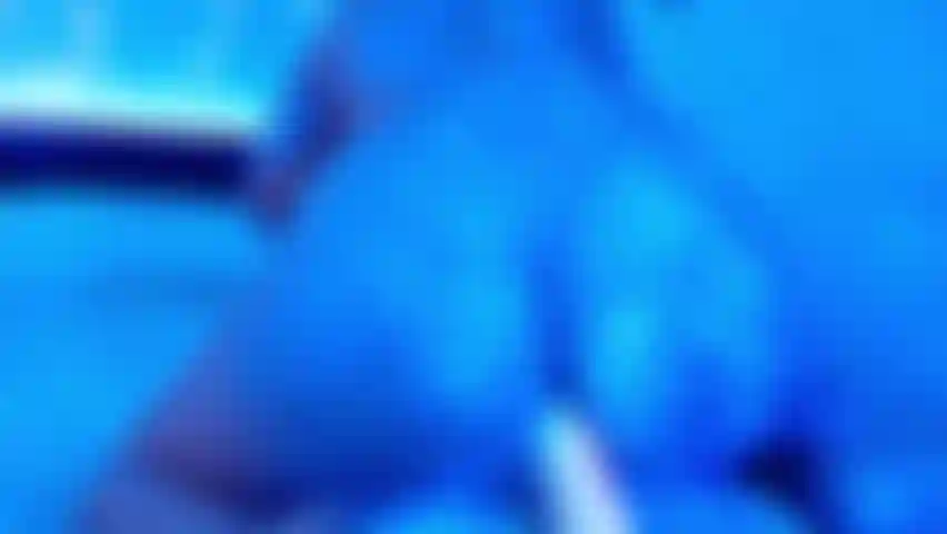 Giro in una festa al neon (asmr).