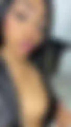 Immagina qui il tuo cazzo duro.