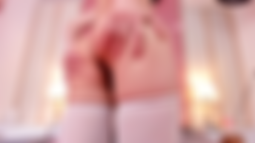 Con un'incredibile penetrazione anale da parte di una ragazza cremosa.