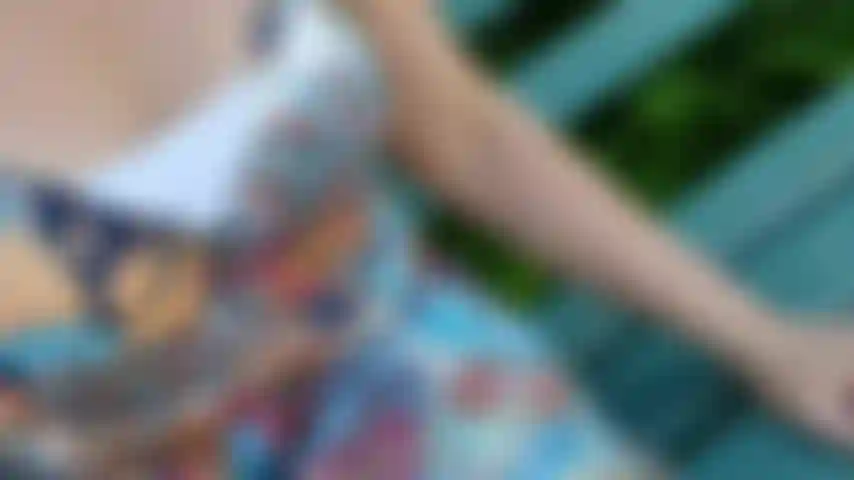 Muschi all'aperto - nudo in parco pubblico.