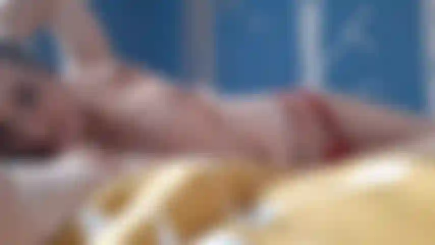 Saluti sexy dal mio letto.