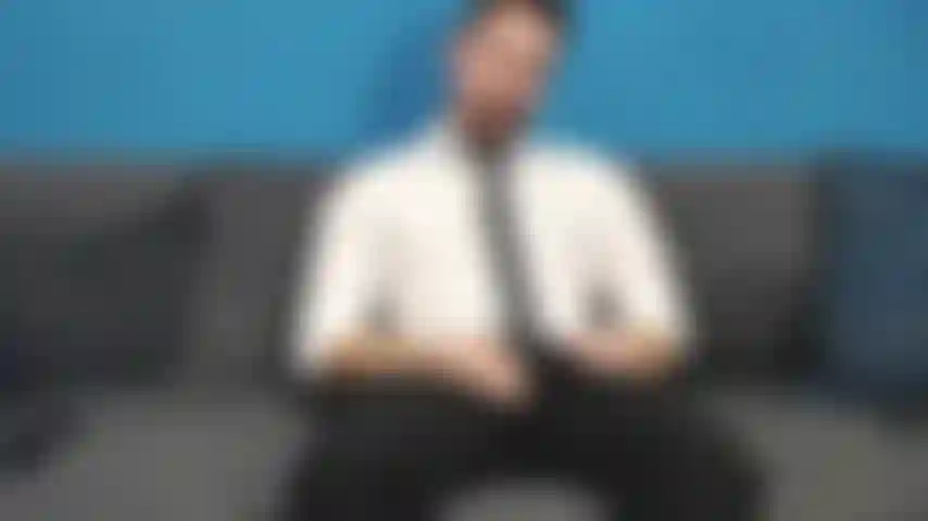 La figa dell'uomo si esibisce per papà adatto.