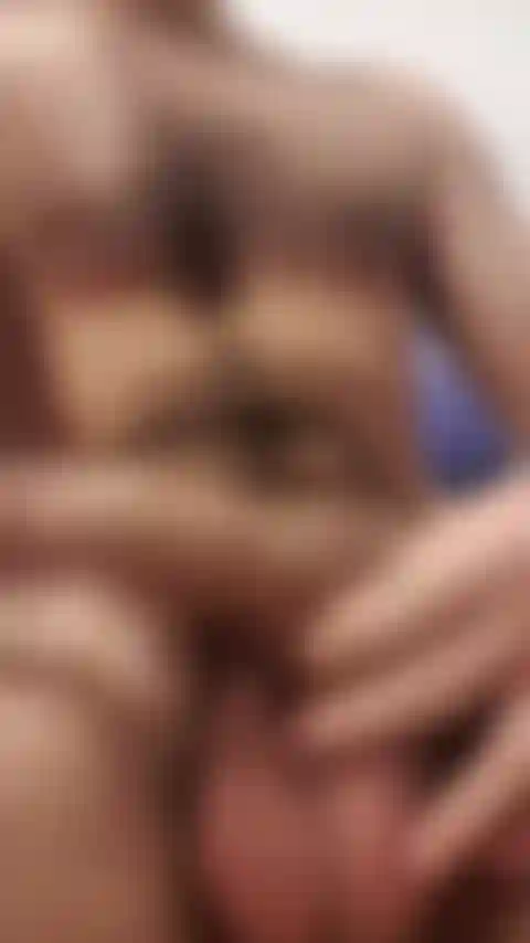 Palpitante cazzo duro e cummy.