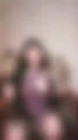 FOOT WORSHIP watch me tease you as I slow and gently take off my shoes and stockings and massage my soles