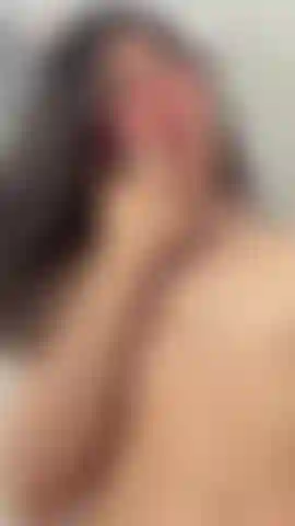 Primo piano di figa che viene e gioco con i capezzoli #pelosa #dolce #carina #minuta #latina #nuda #sexy.