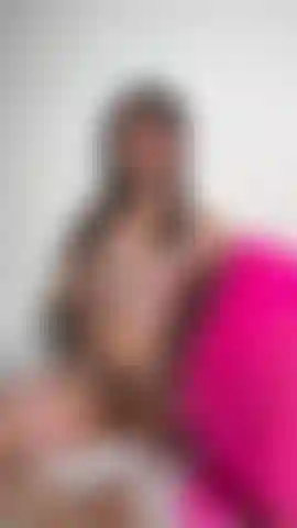 Calda ragazzina che gioca con i capezzoli e la figa in modo hot e malizioso #cute #sweet #latina #sweet.