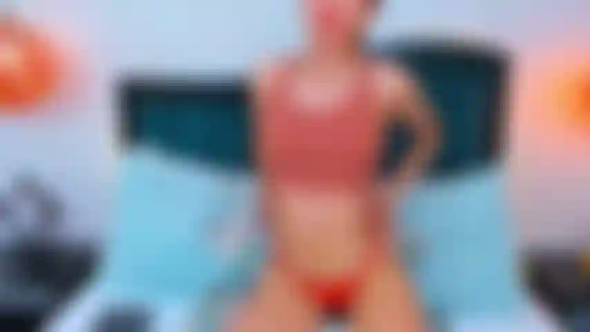 Muovo il mio culo lentamente, provocatoriamente... Sapendo che ogni movimento ti fa impazzire di desiderio.