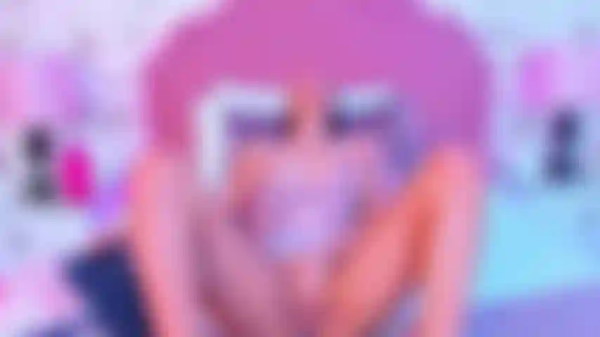 Goditi la mia figa e il mio culo grosso in primo piano.