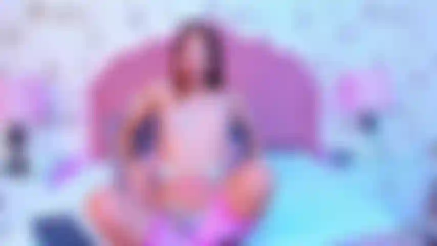 Mi scopo il tuo cazzo e desidero che tu mi versi il tuo sperma in faccia.