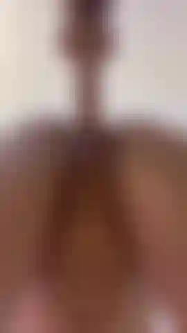 La mia stretta figa è così stretta dal tuo grosso cazzo.