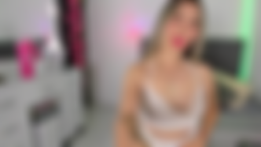 " Baci virtuali... Ma il fuoco è molto reale.".